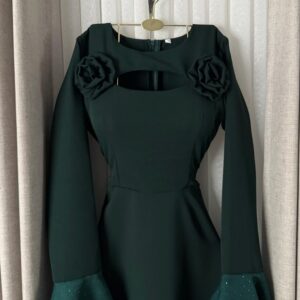 فستان اللون بترولي